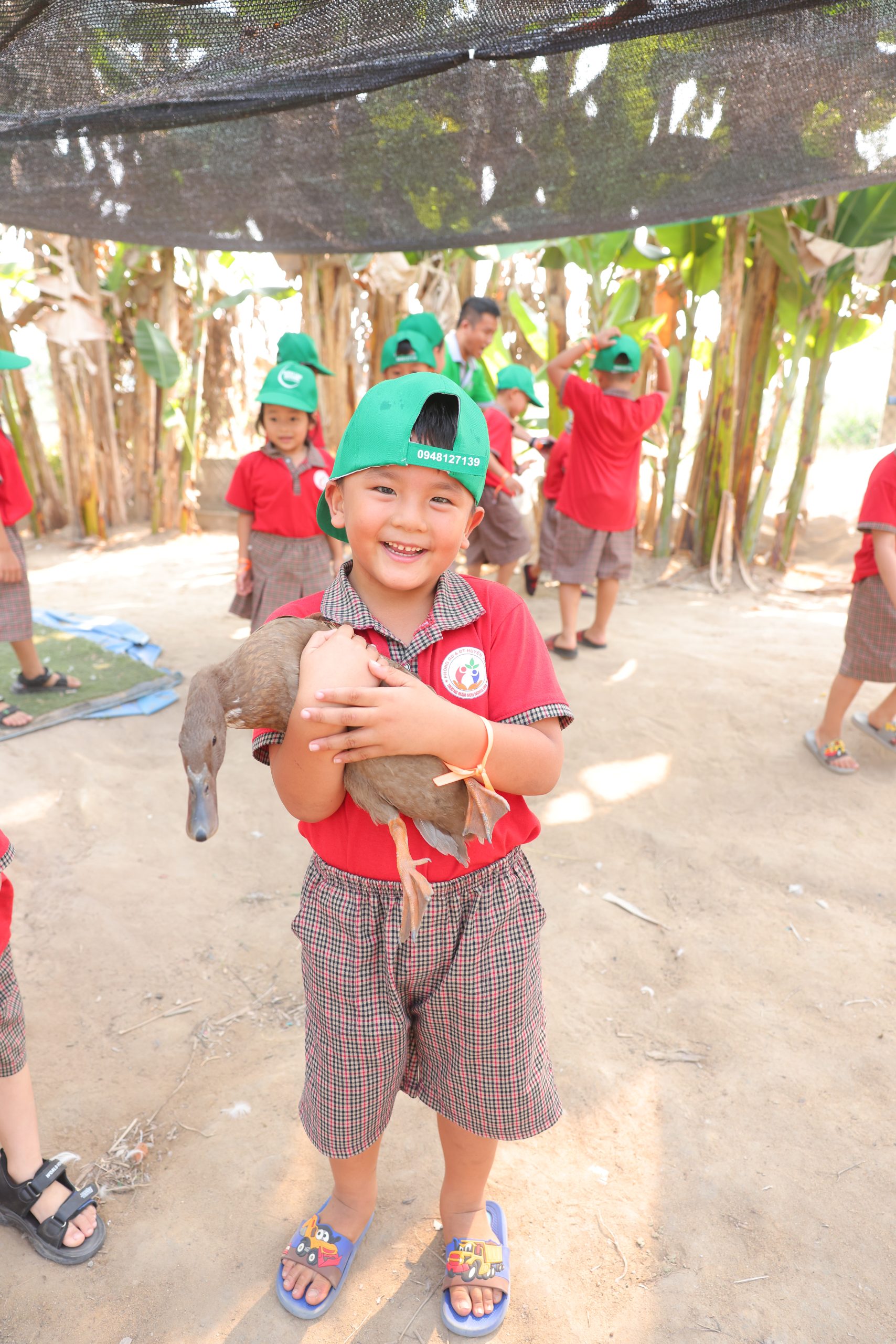 CHUYẾN THAM QUAN TRẢI NGHIỆM TRANG TRẠI VUI VẺ CỦA CÁC BÉ TRƯỜNG MẦM NON NGHĨA HÒA- HAPPY FARM.